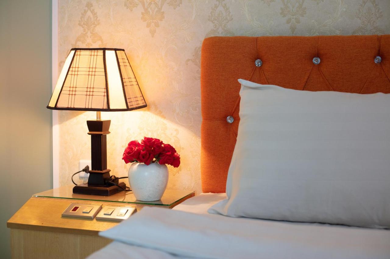 Blau Hotel Hanoi Exteriör bild